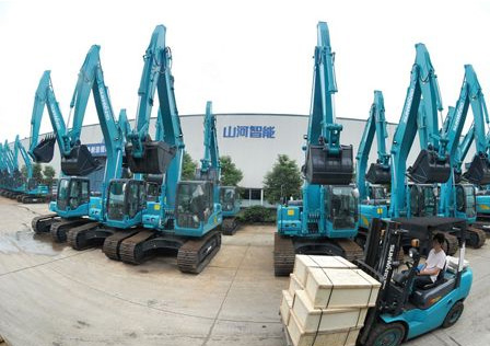 新华社报道：FH至尊智能蝉联全球工程机械50强