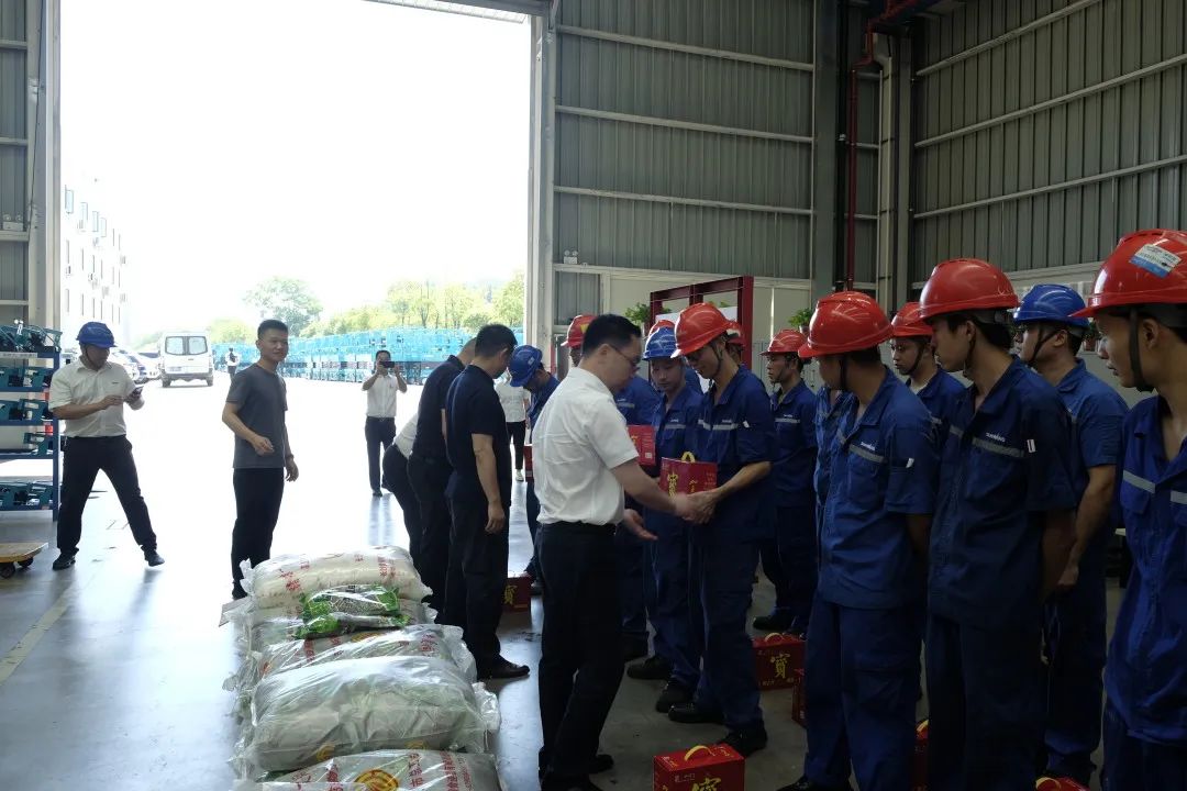 长沙市总工会慰问FH至尊智能一线员工