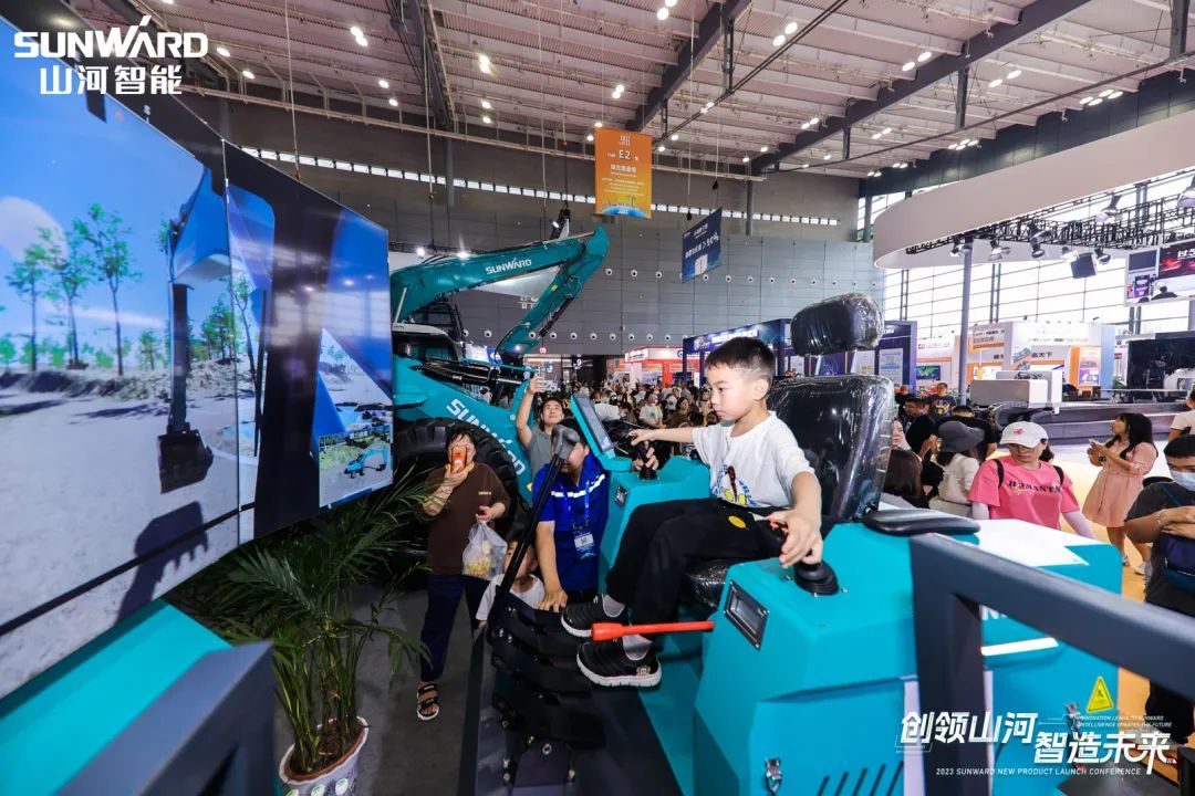 2023 CICEE | 全球工程机械盛会完美落幕！FH至尊智能交出闪亮答卷