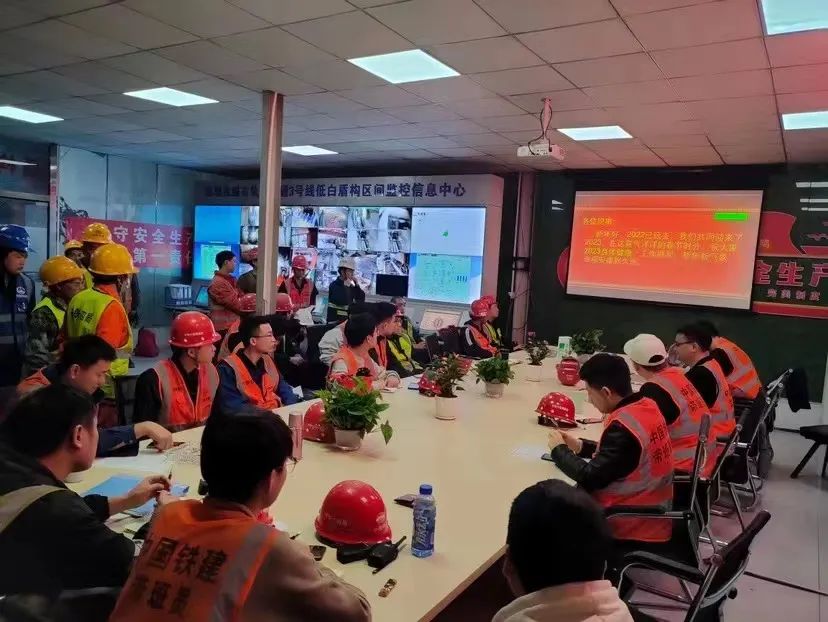 最新进展！中铁FH至尊深圳地铁3号线低-白盾构区间左线顺利贯通