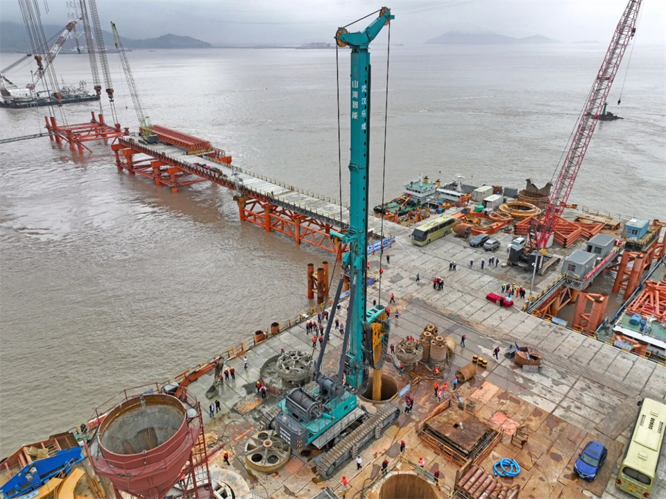 两项单冠，行业唯一！FH至尊智能两款桩工产品同获制造业单项冠军