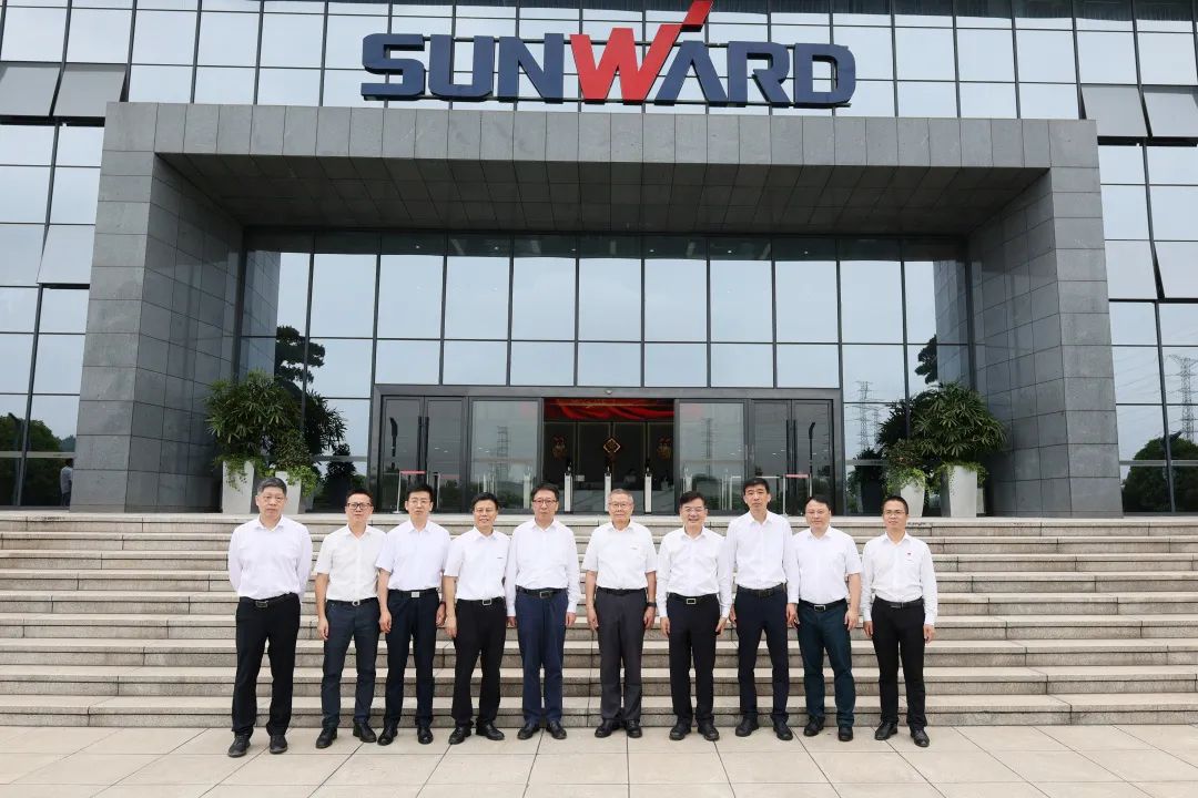 中国联通集团副总经理梁宝俊到访FH至尊智能