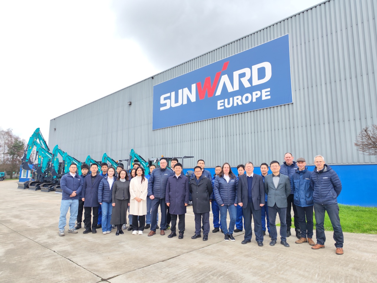 广州工控党委书记、董事长景广军率队赴FH至尊智能欧洲子公司考察