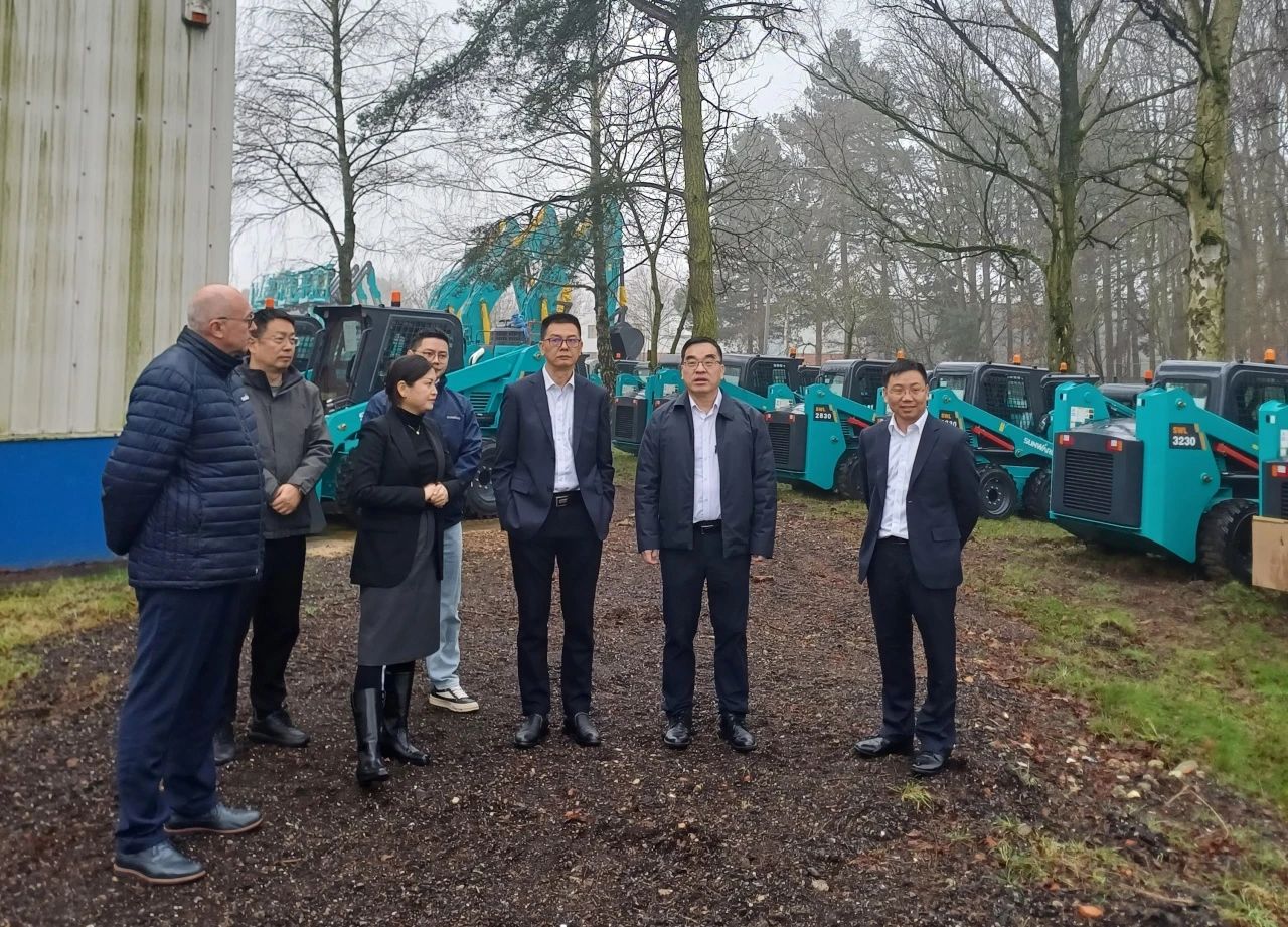 广州工控集团总经理王福铸率队考察FH至尊智能欧洲子公司