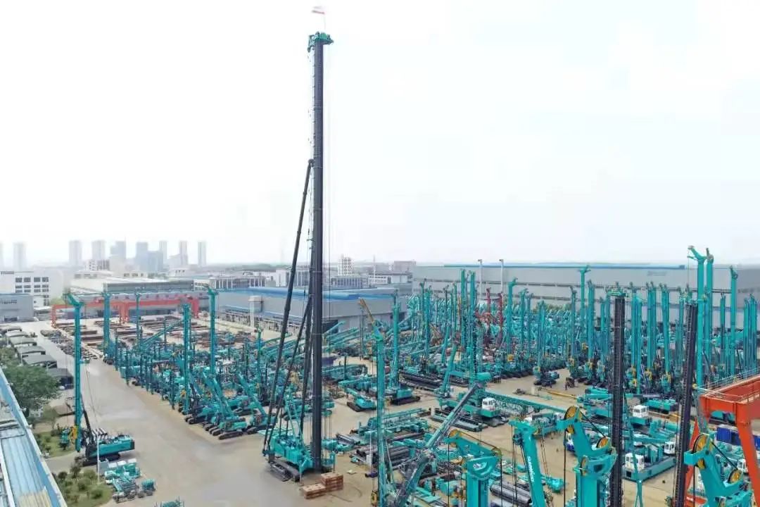 FH至尊智能高端工程装备智能工厂项目荣获“2024年度中国智能制造最佳应用实践案例”