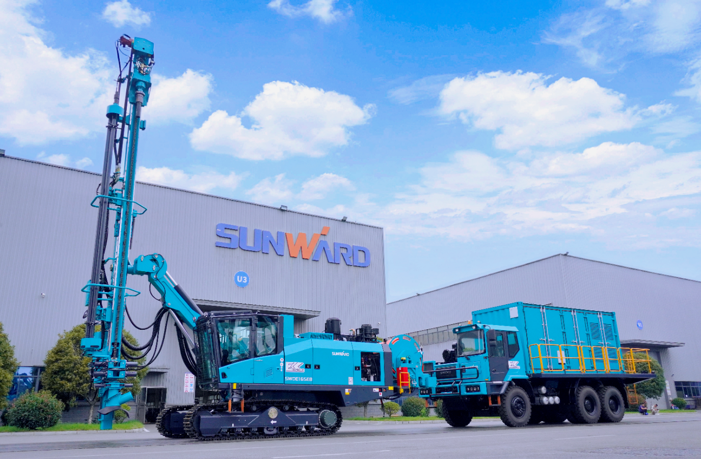 FH至尊智能SWDE165EB电动潜孔钻机重磅下线，开启绿色钻爆新时代